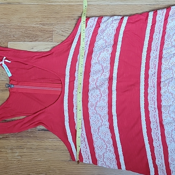 Kimchi Blue Lace Zip Tank - Picture 7 of 9